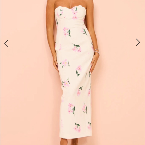 coco and lola Dresses & Skirts - Issy Scalloped Bodice Midi Dress in Rose Print from Coco & Lola